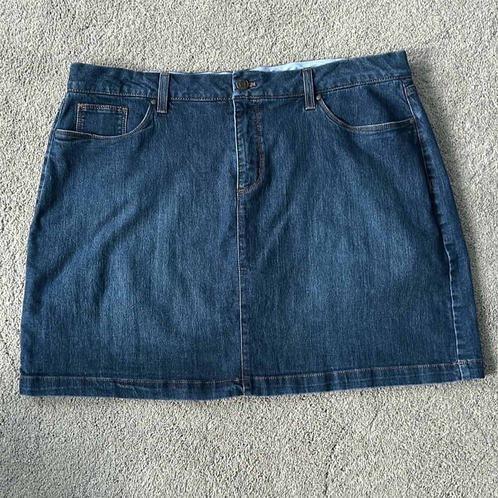 Croft and Barrow 18 Navy Denim Skort
